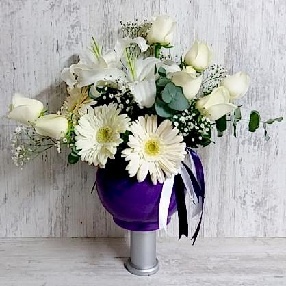 Fanusta Beyaz Güller