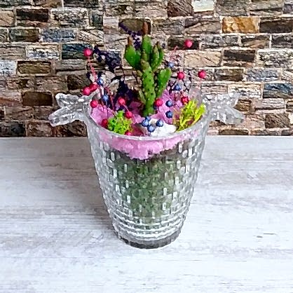 Kelebek Vazoda Kaktüs