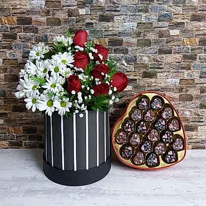 Kutu Çiçek ve Çikolata