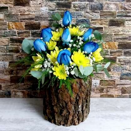 Kütükte Mavi Gül ve Papatya