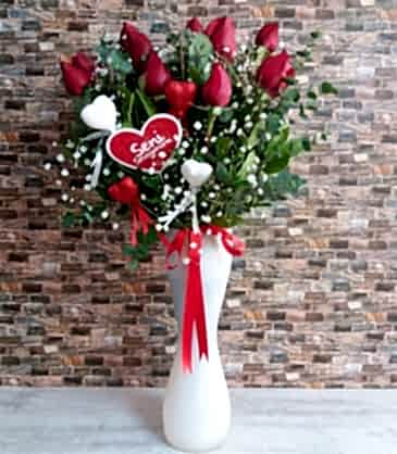 Vazoda Gül Aranjmanı