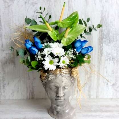 Yeşil Antoryum ve Mavi Güller