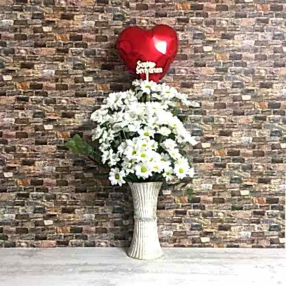 Taşlı Seramik Vazoda Papatyalar