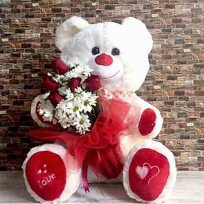 Büyük Panda ve Papatyalar