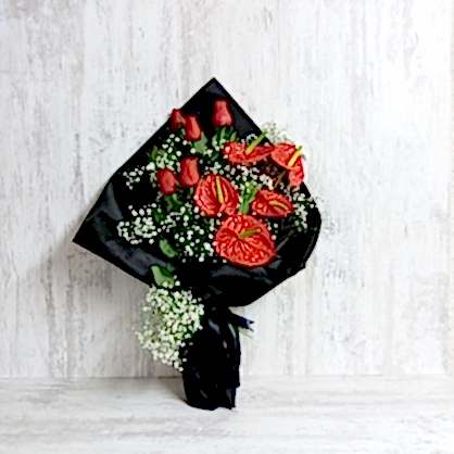 Antoryum ve Gül Buketi Antoryum ve Gül Buketi