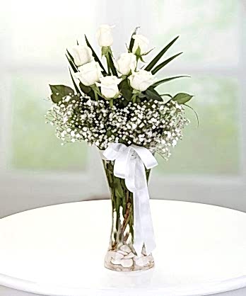 Cam Vazo Beyaz Güller