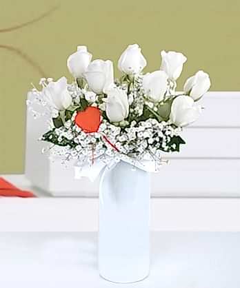 Venedik Vazo  Beyaz Güller