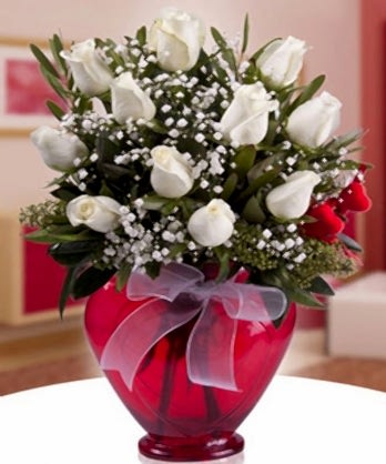 Kalpli Beyaz Güller