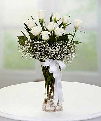 Cam Vazo 9 Beyaz Güller