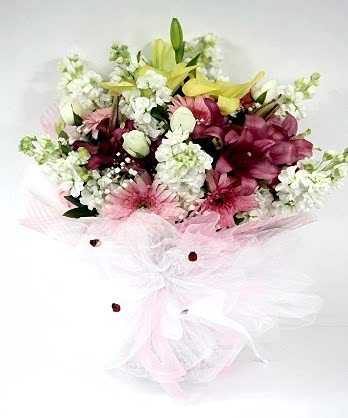 Zarif Çiçek Buketi