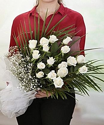 17 Beyaz Gül Buketi