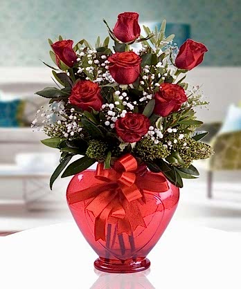 Kalp Vazo Kırmızı Güller