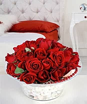 Mutluluk Küresi Kırmızı Güller