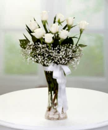 Cam Vazo 9 Beyaz Güller