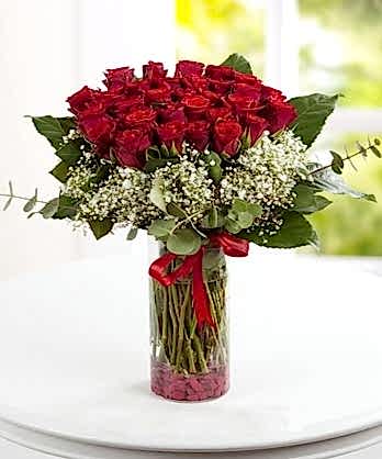 Cam Vazoda 33 Kırmızı Gül