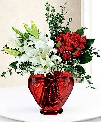 Kalp Vazo Güller Lilyumlar