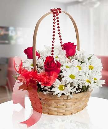 Sepette Papatyalar Güller